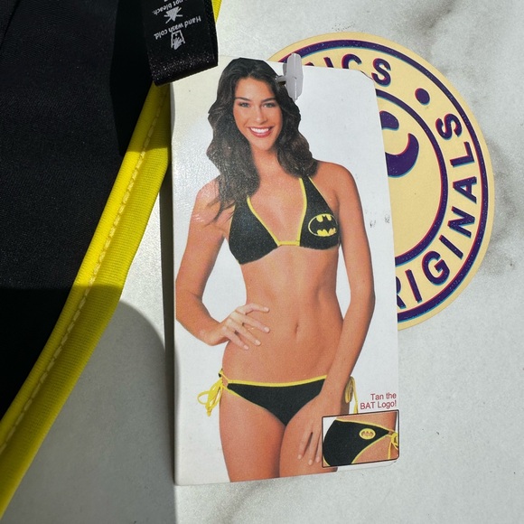 NWT DC Batman Bikini Bottom! Size Medium with Tanning patch (Bottoms only) - Picture 4 of 8